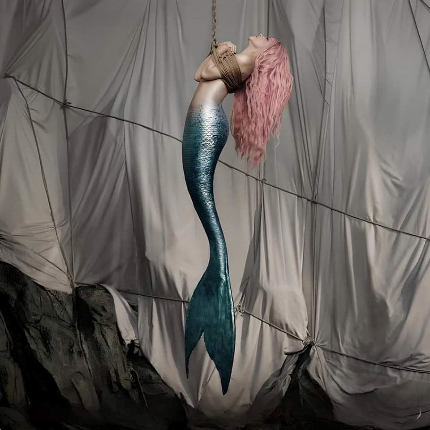 Filtran imágenes de Shakira; vestida de sirena y besando a Manuel Turizo para Copa Vacía