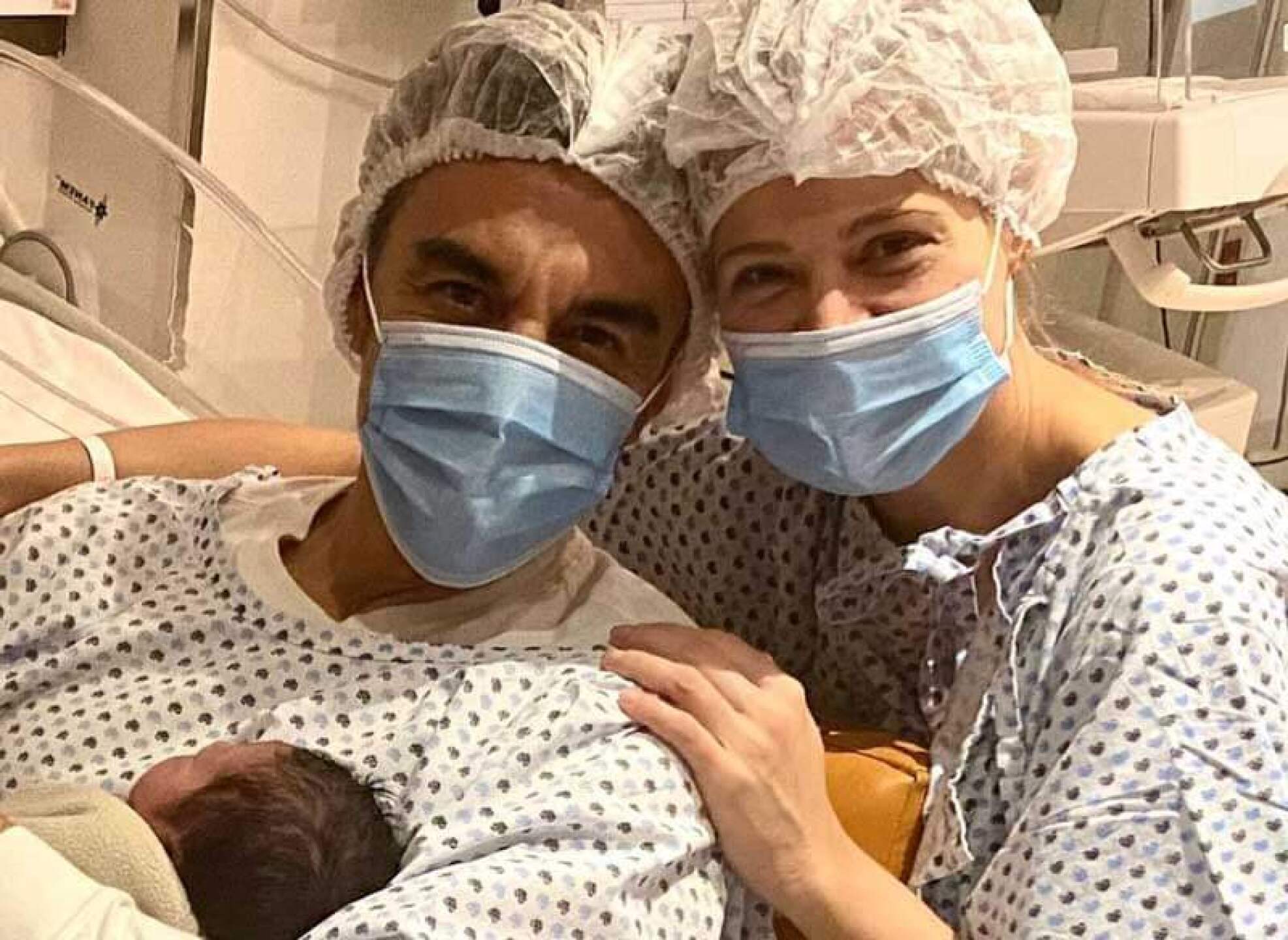 Adrián Uribe está feliz