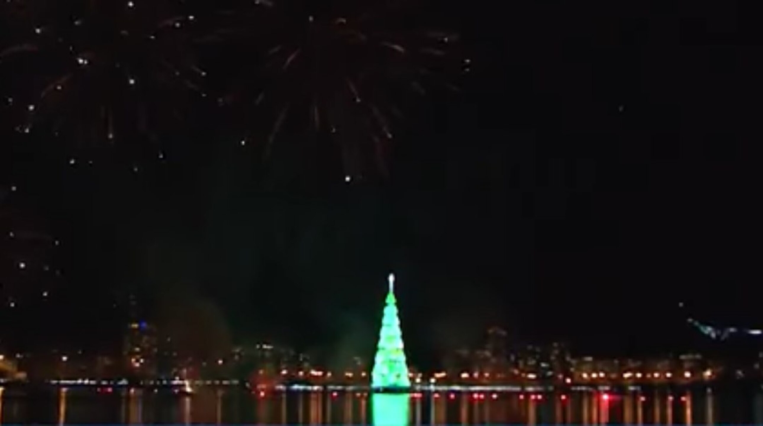 feliz navidad regalos árbol familia feliz año nuevo