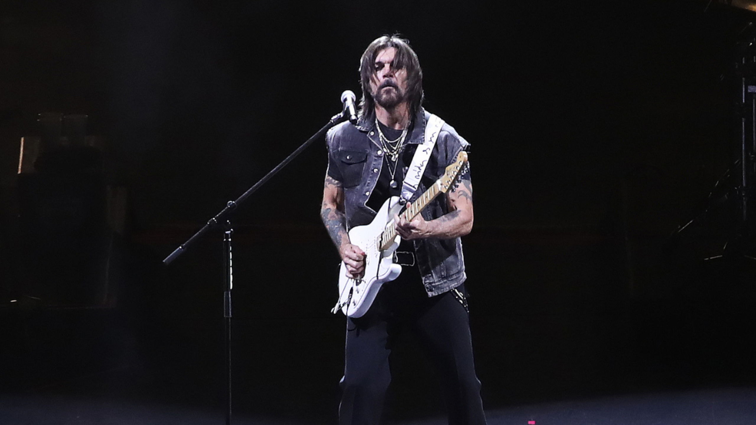 Juanes estrenó una canción en el concierto en el Auditorio Nacional abril 2025