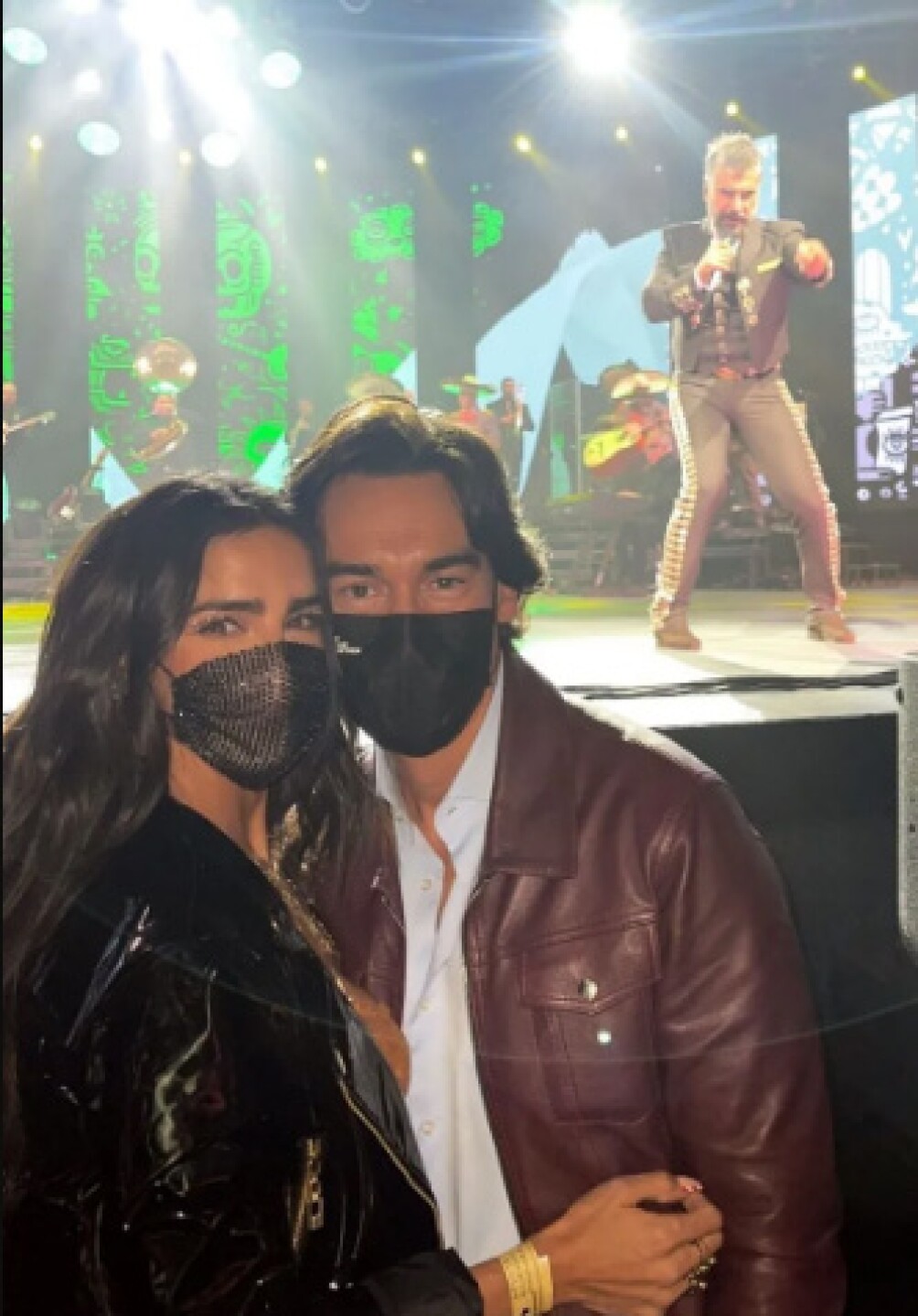 Bárbara de Regil también defendió a Alejandro Fernández