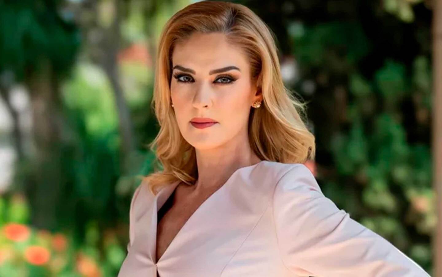 Chantal Andere da la bienvenida a un nuevo miembro