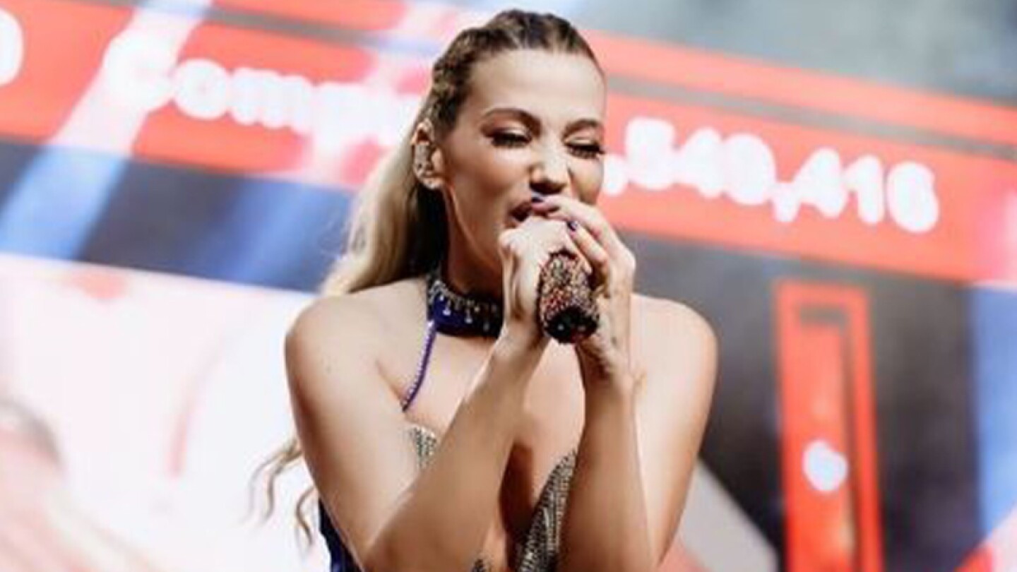 Fanny Lu anuncia su embarazo