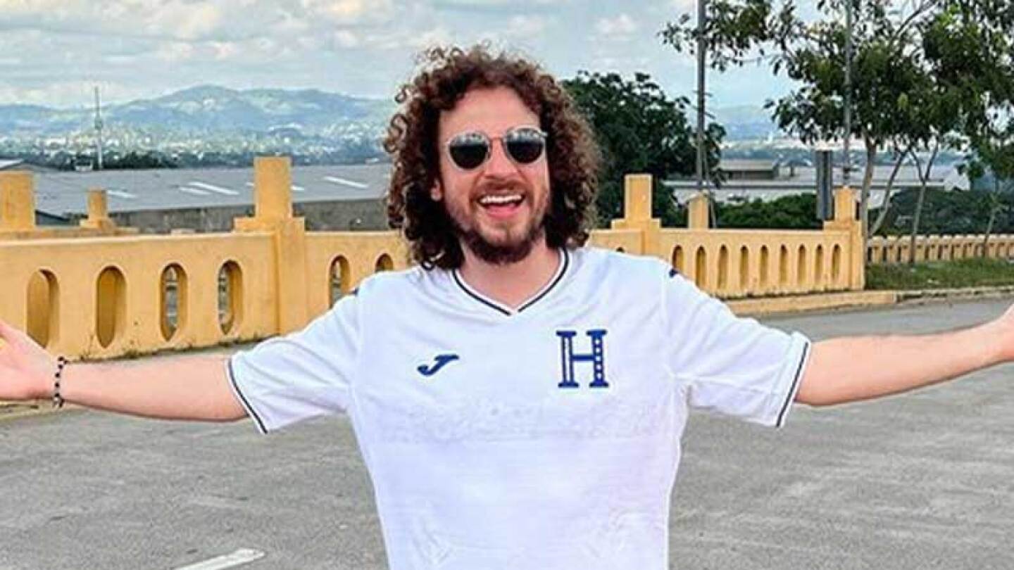 Luisito Comunica explota contra aerolinea