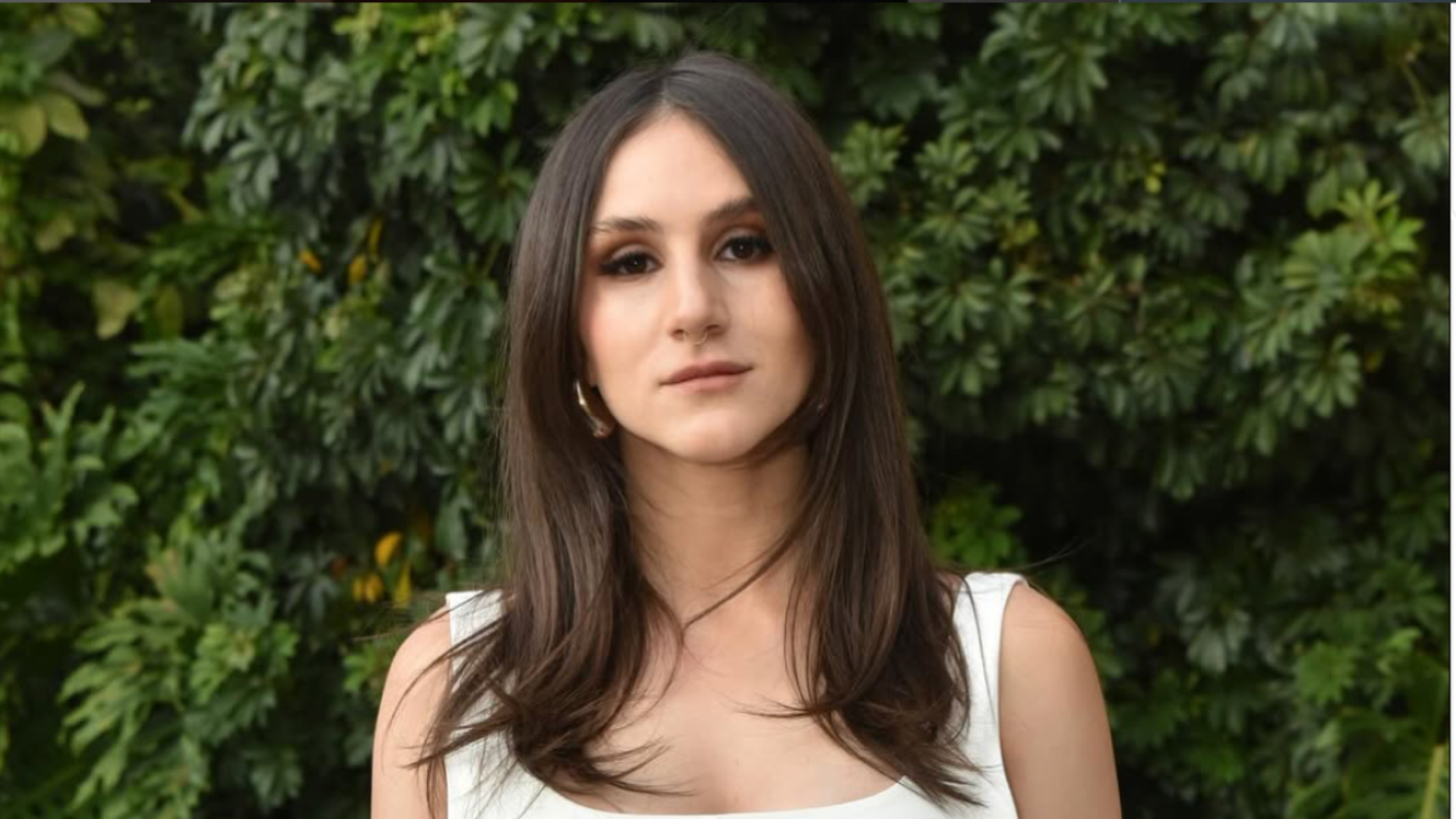 Nashla Aguilar y el padre Maciel