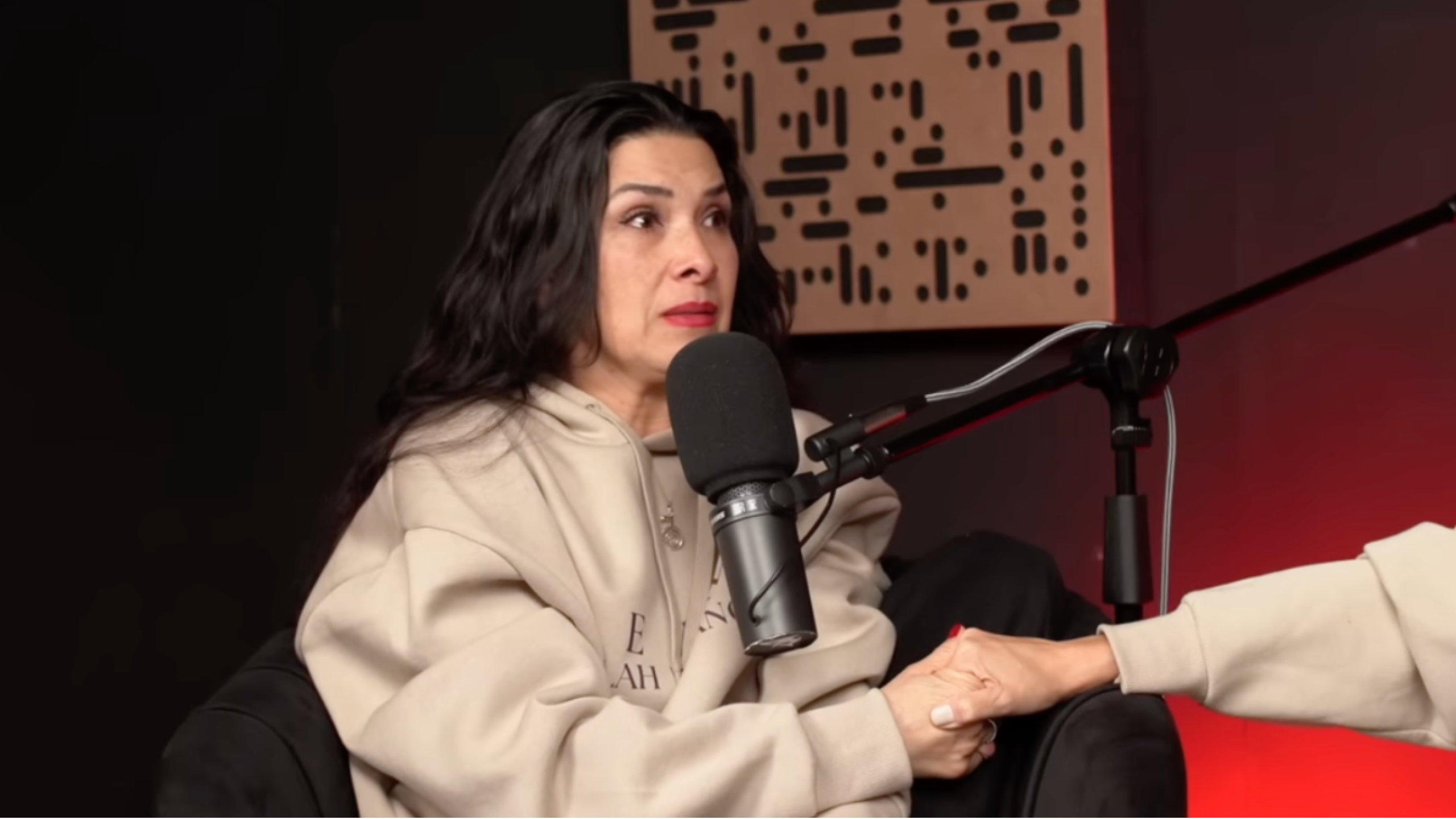 Dalilah Polanco llora