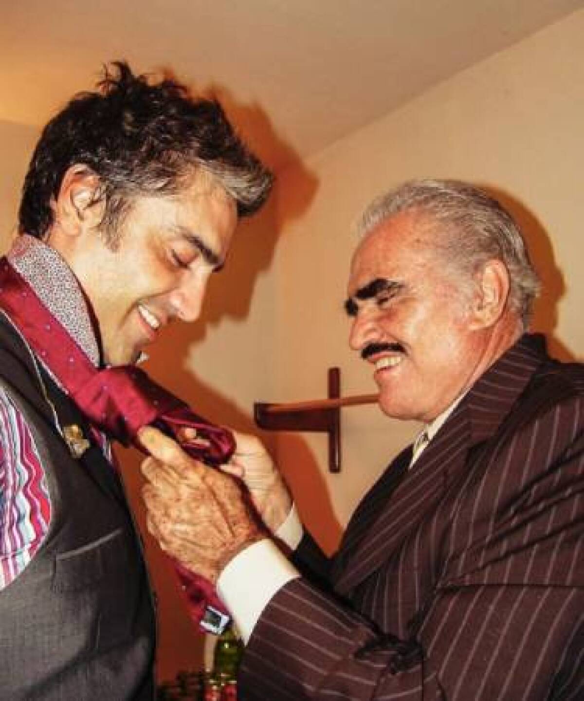 Alejandro y su papá Vicente Fernández