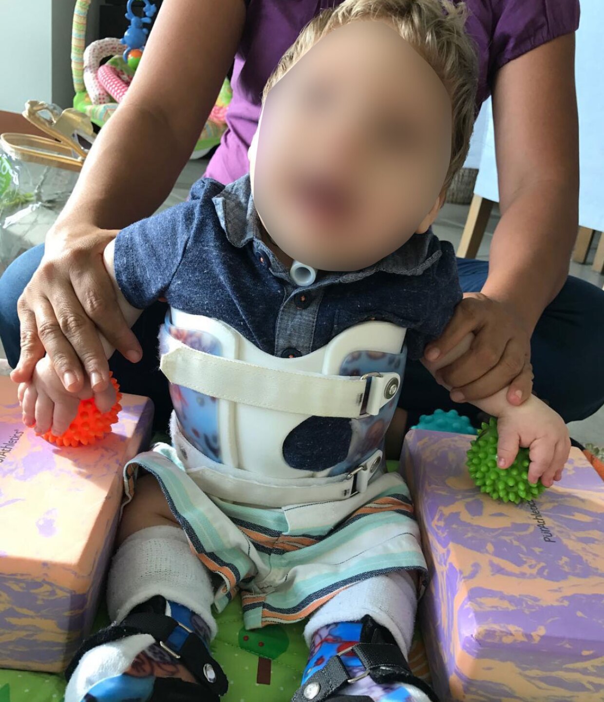 terapia con pelotas de hijo de Vero Ale