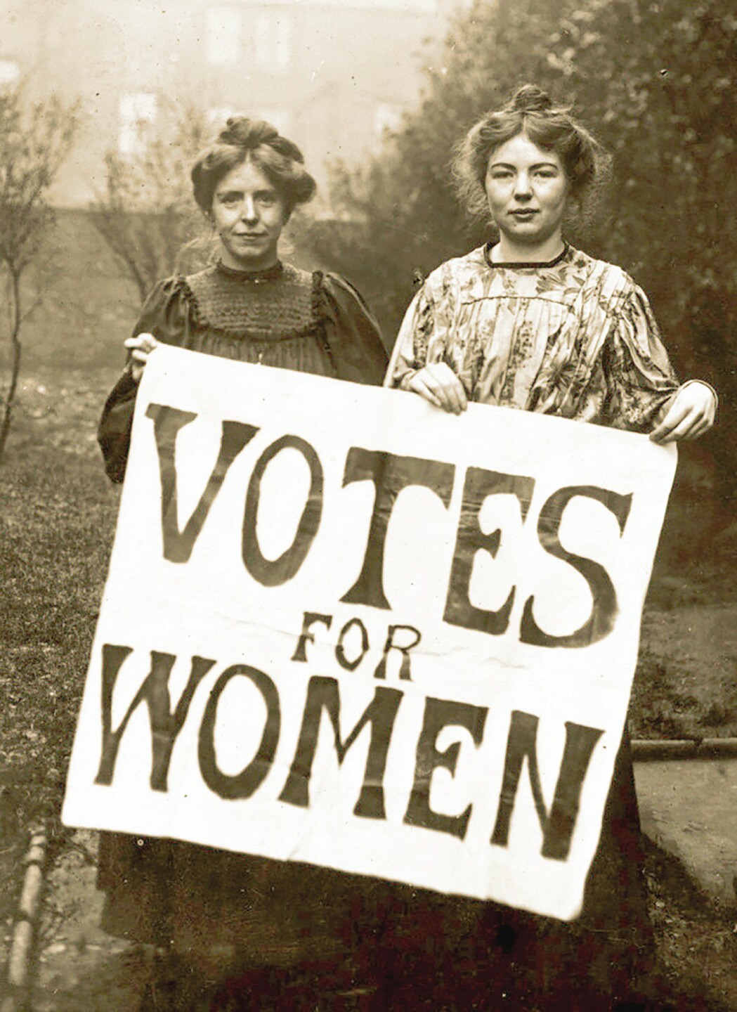 Reina Victoria vs Sufragistas: una lucha por el voto femenino