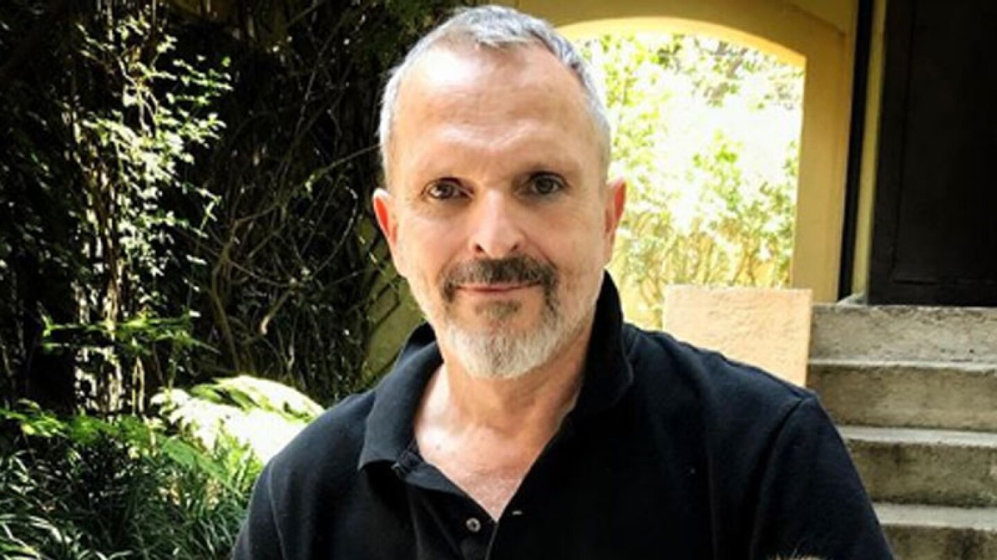 Miguel Bosé posó junto a sus hijos y lo criticaron por esta razón