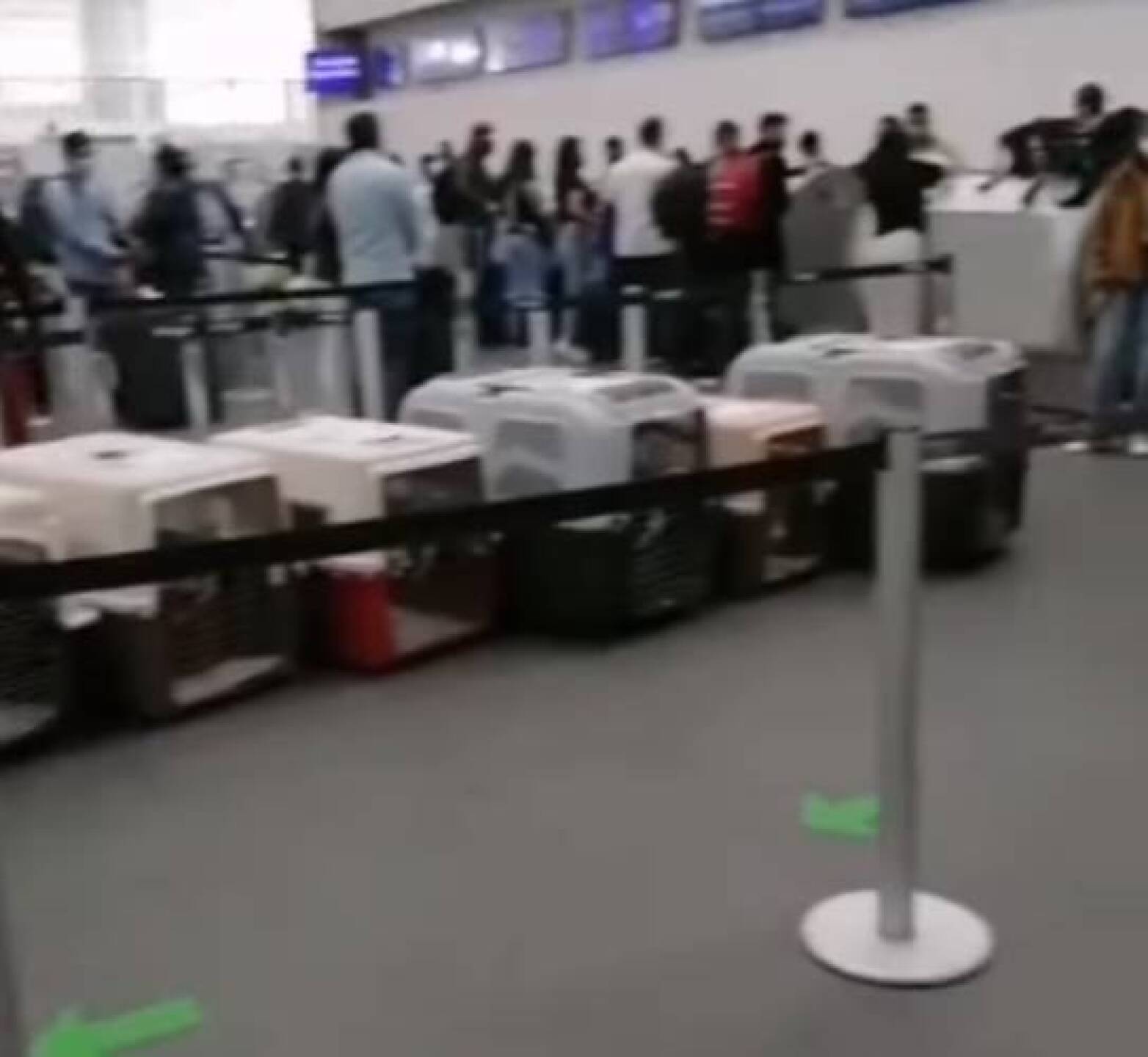 Sugey Ábrego discriminada