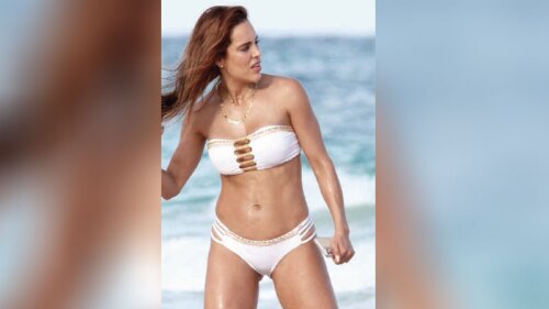 Captamos a Sara Corales haciendo una sensual sesión de fotos en Cancún