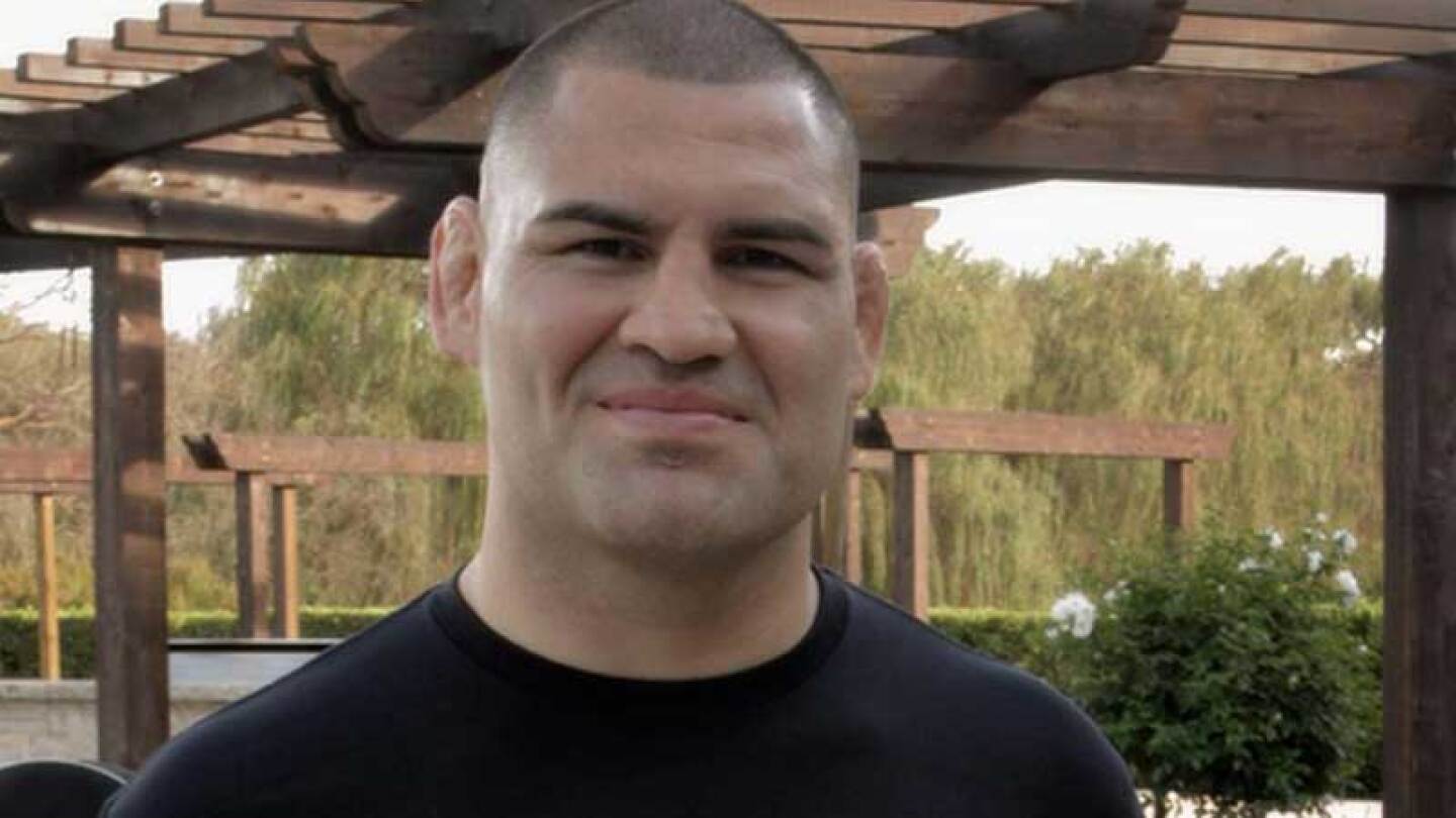 Excampeón de la UFC Caín Velásquez es arrestado en California