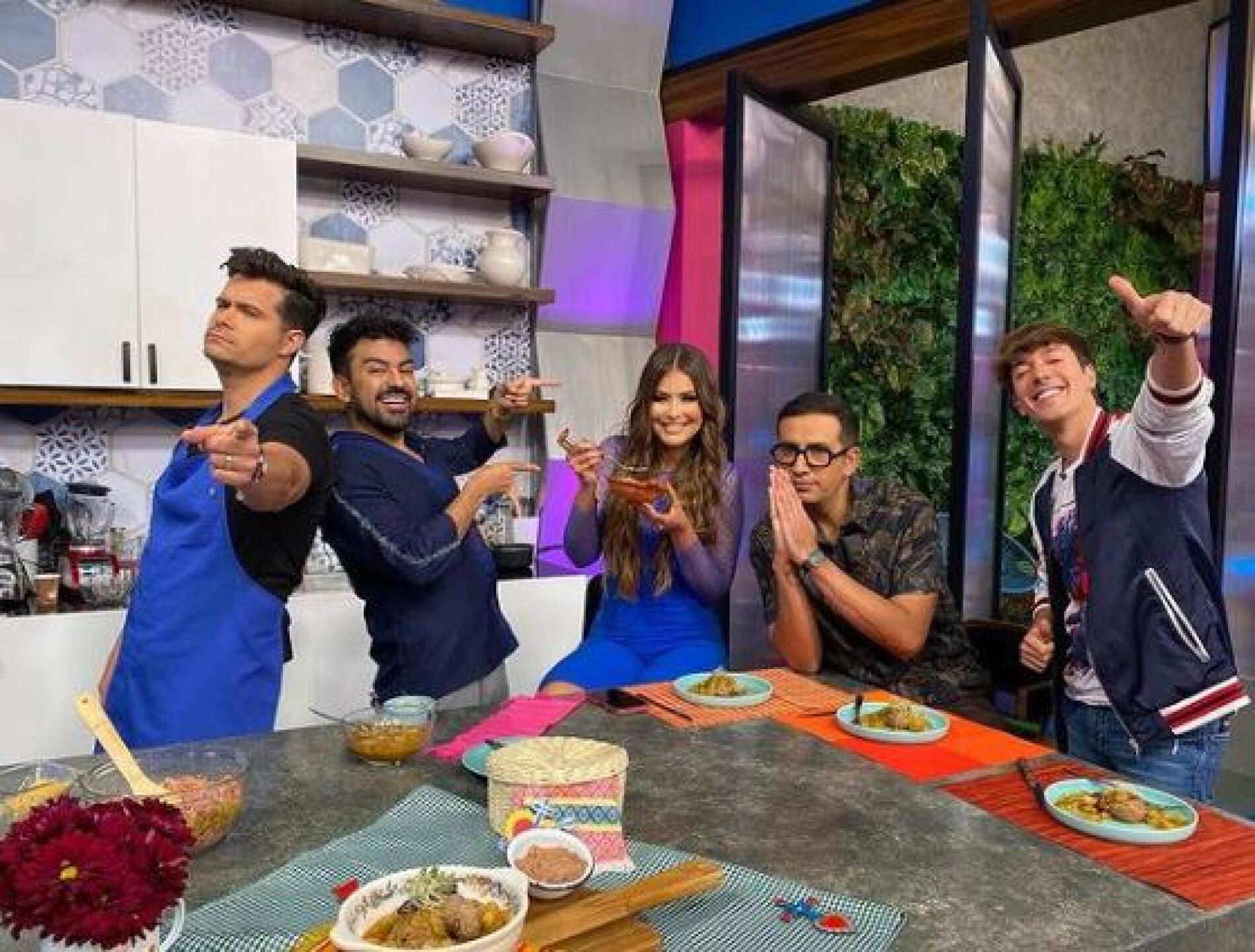 Vanessa y sus compañeros.