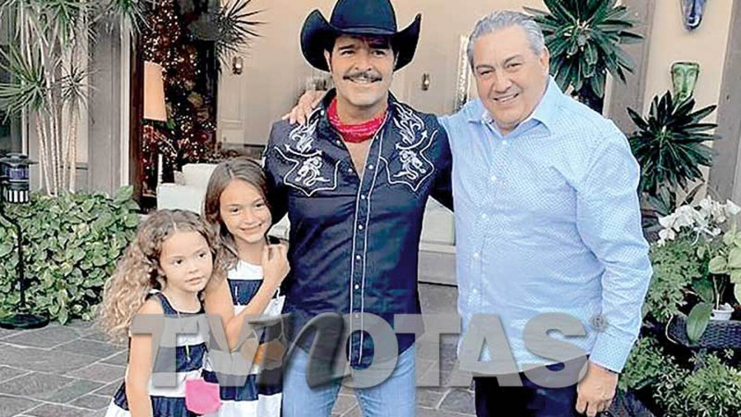 ¡Sueño cumplido!... Pablo Montero llevó a sus hijas a su rancho de Torreón
