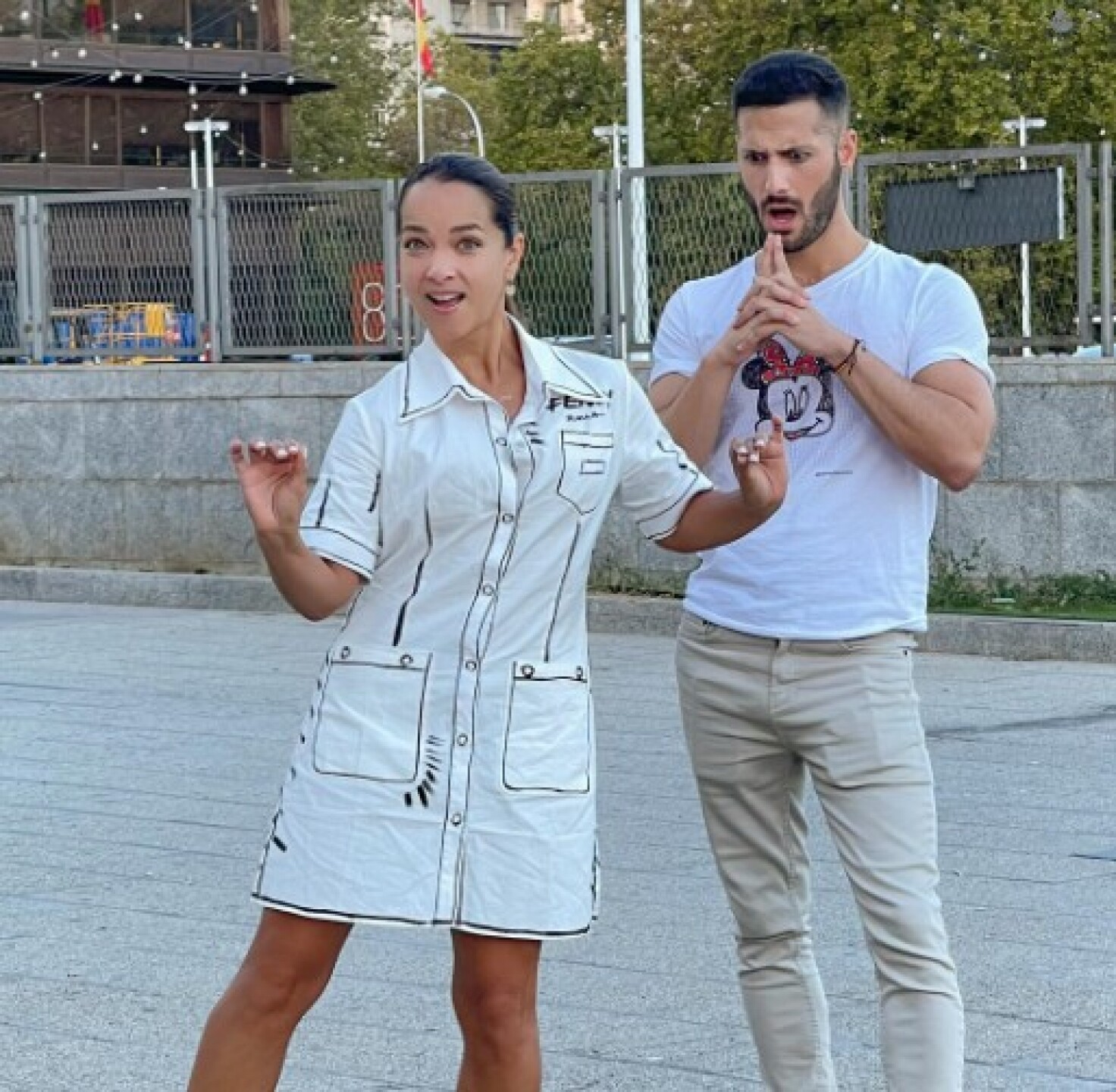 Adamari López se deja ver con misterioso galán y sus fans enloquecen, ¿será el bueno?