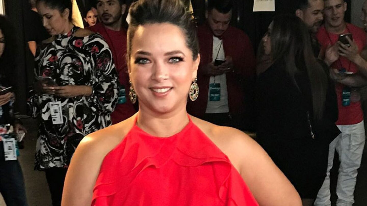 Le recuerdan a Adamari López que es bonita, pero la critican por vestirse así