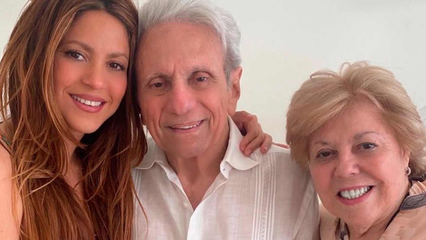 Shakira viaja de urgencia a Colombia
