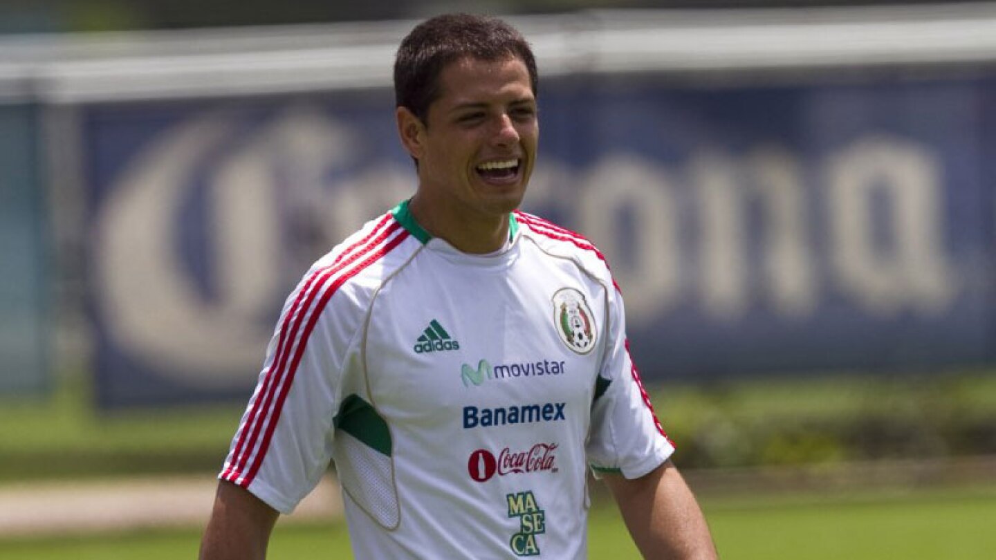 “Chicarito” está ansioso por convertirse en padre y así lo demuestra.