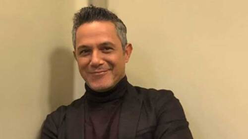 Instagram: @alejandrosanz y Clasos