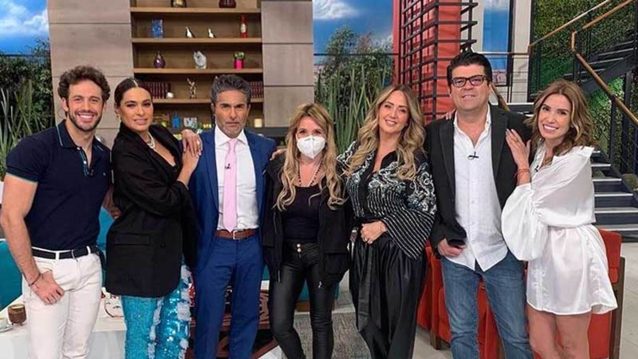 El elenco agradeció por su amistad