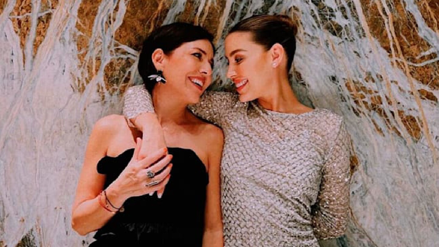 Michelle Salas se plantea una boda doble con su mamá