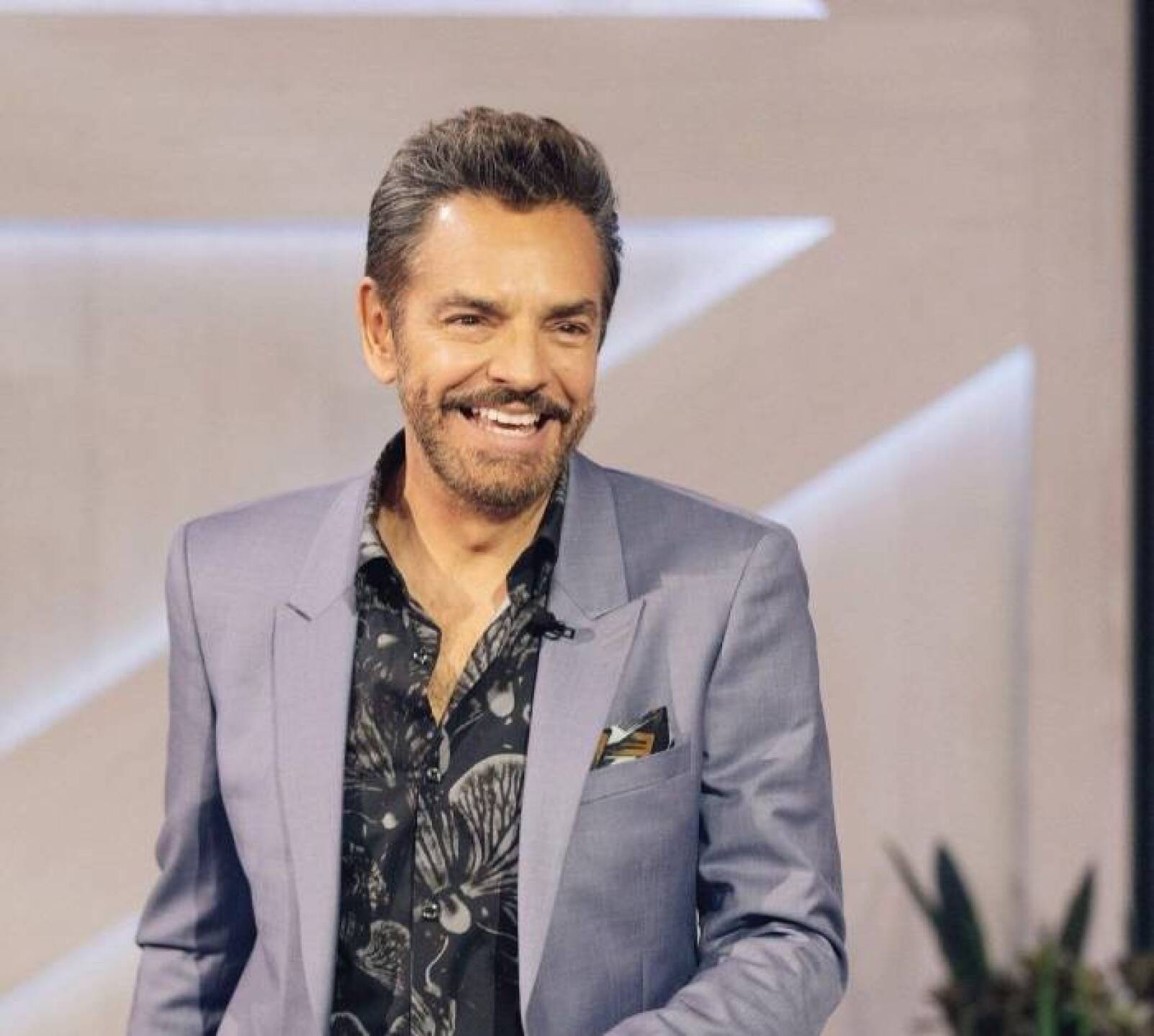 Eugenio González Derbez conocido artísticamente como Eugenio Derbez, es un comediante, actor, y productor mexicano.