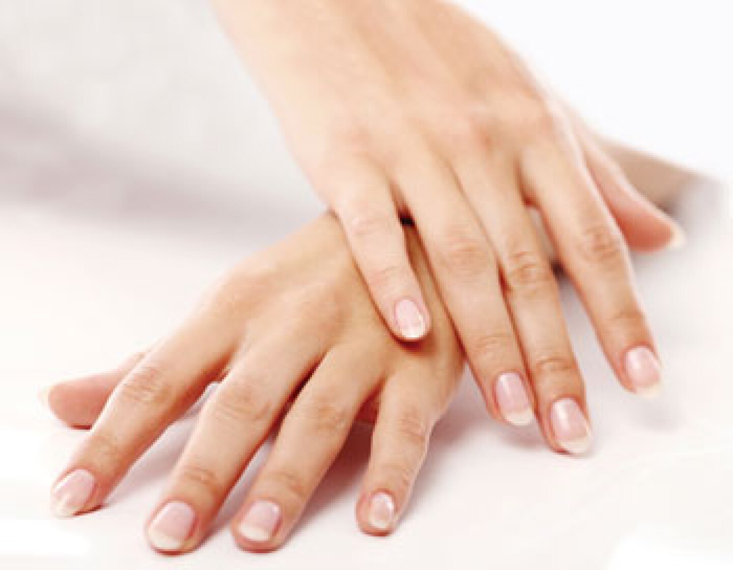 Fortalece tus uñas.