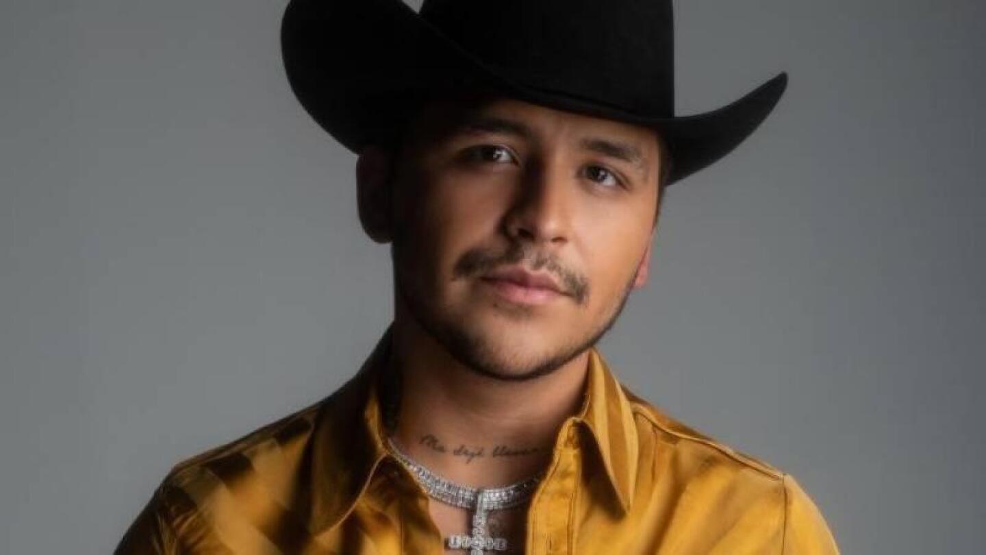 Abuela de Nodal habría salido a defenderlo con supuesto mensaje