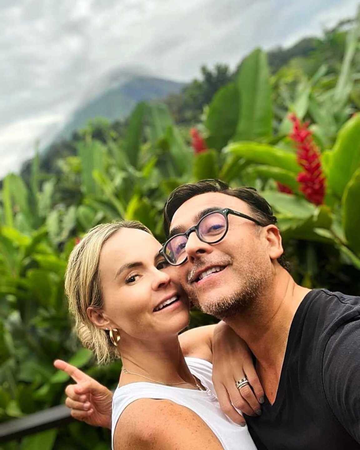 A sus 61 años, Adal Ramones anuncia que será papá por cuarta ocasión