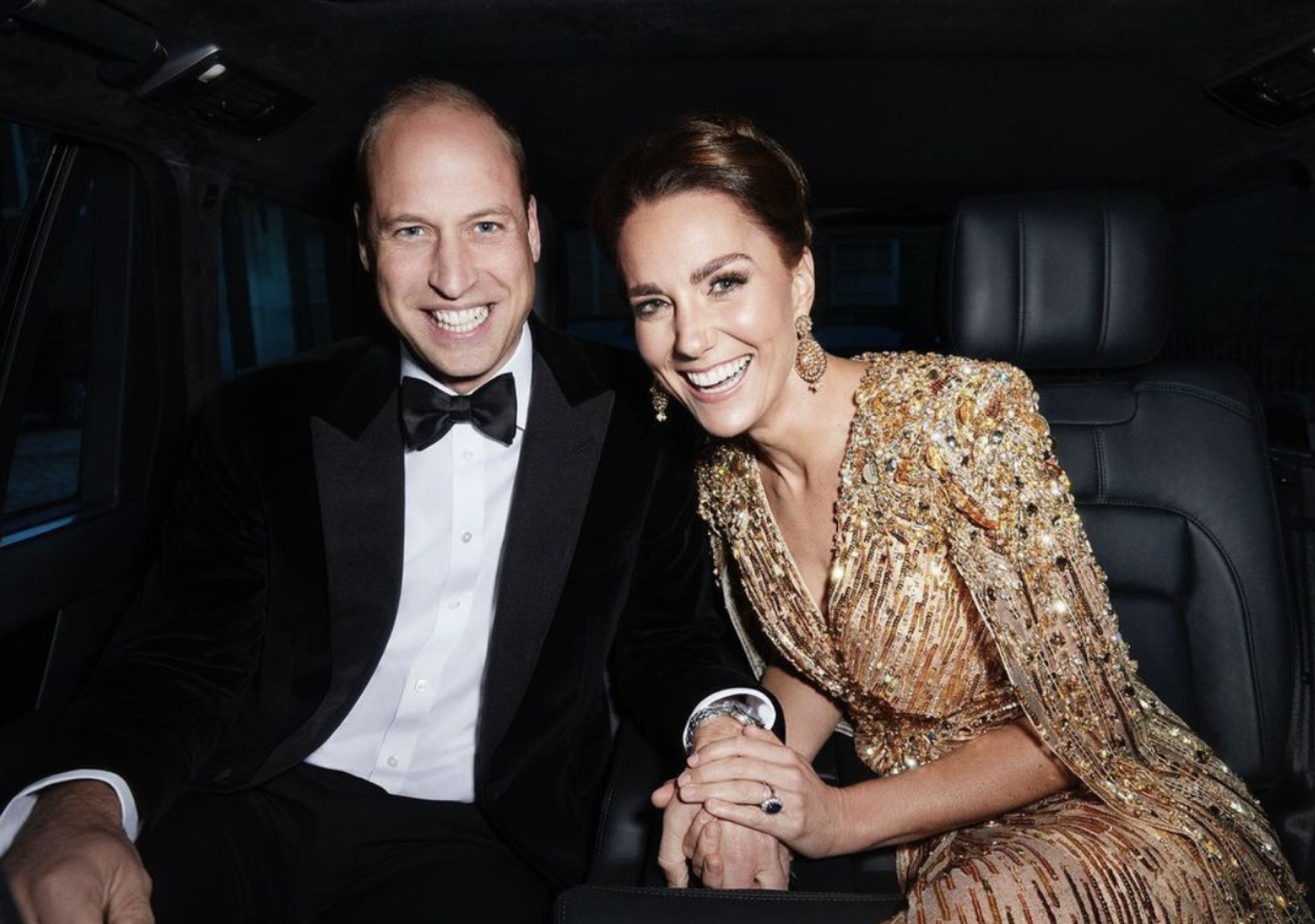 Kate Middleton y William sonrientes y felices