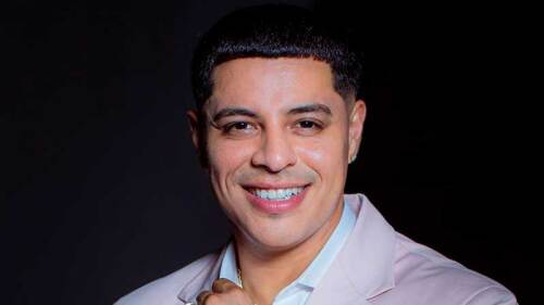 Eduin Caz baila con su perrita en fiesta