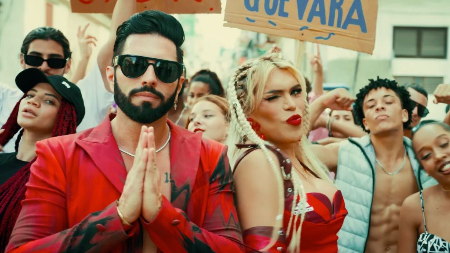 Poncho de Nigris y Wendy Guevara estrena canción 'Mamalón'