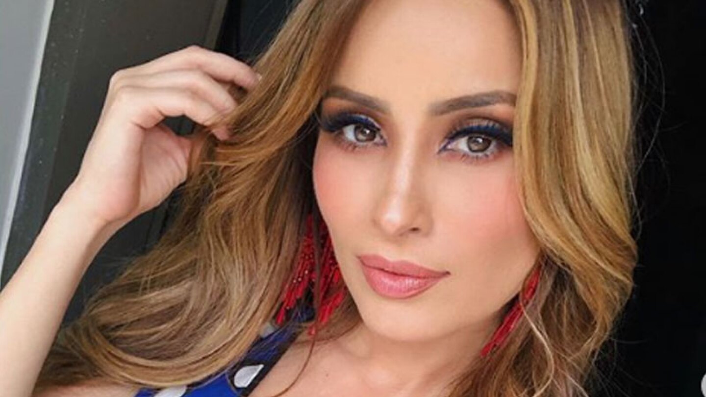 Cynthia Rodríguez sorprende al lucir un anillo que le dio Carlos Rivera