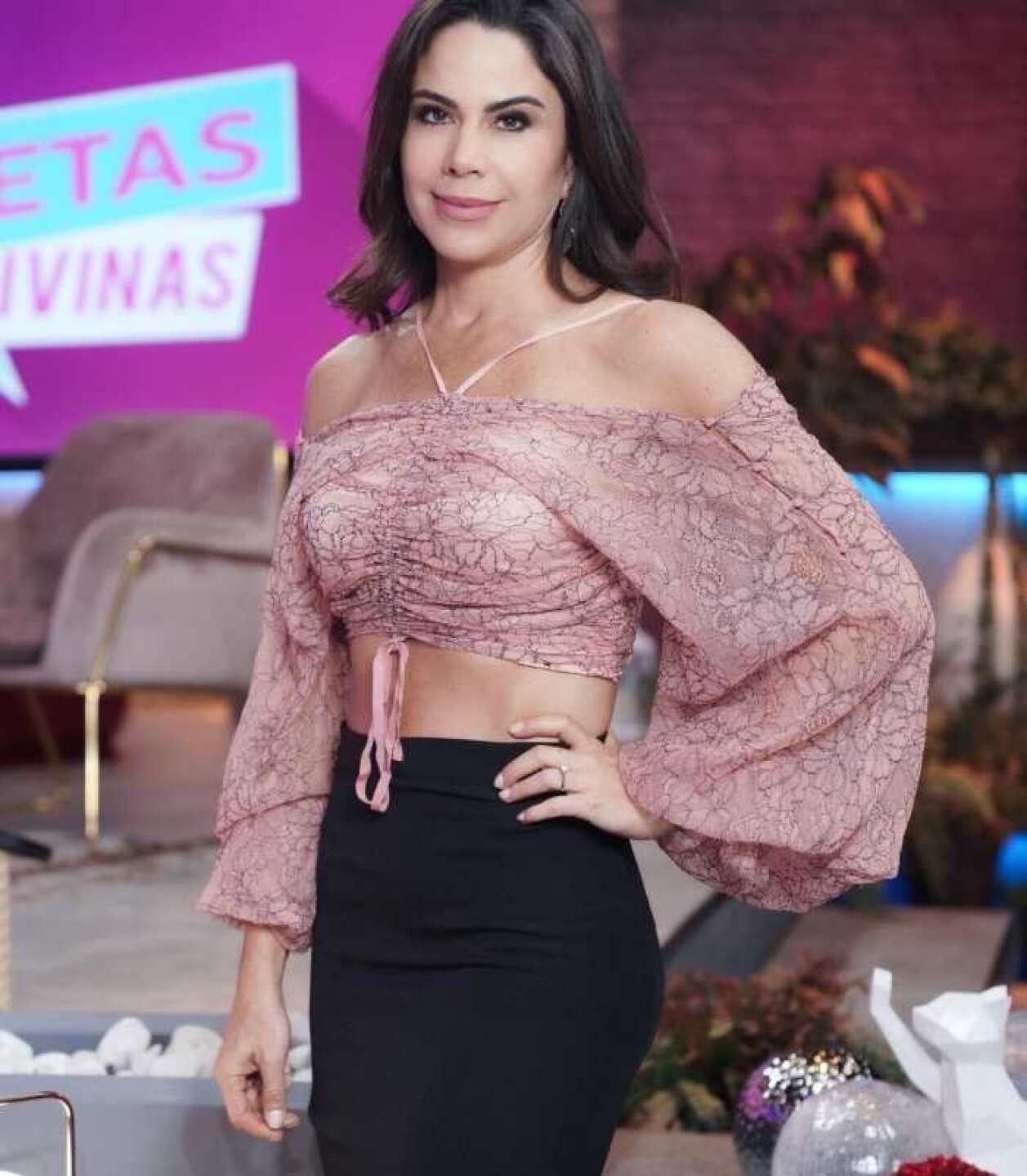 A lo largo de su carrera, ha conducido tanto programas de entretenimiento como noticiero e informativos.