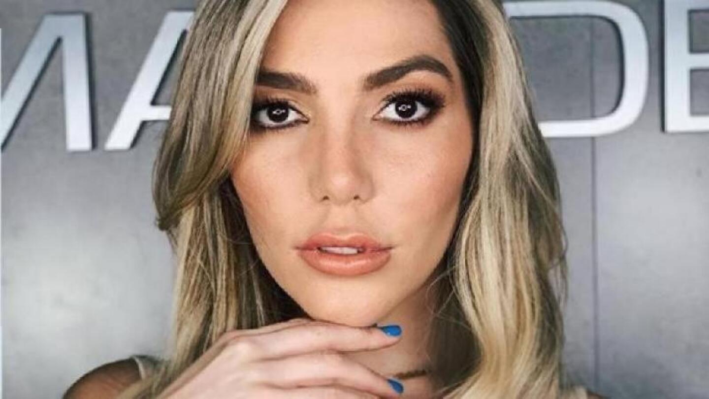 Frida Sofía comparte foto en traje de baño