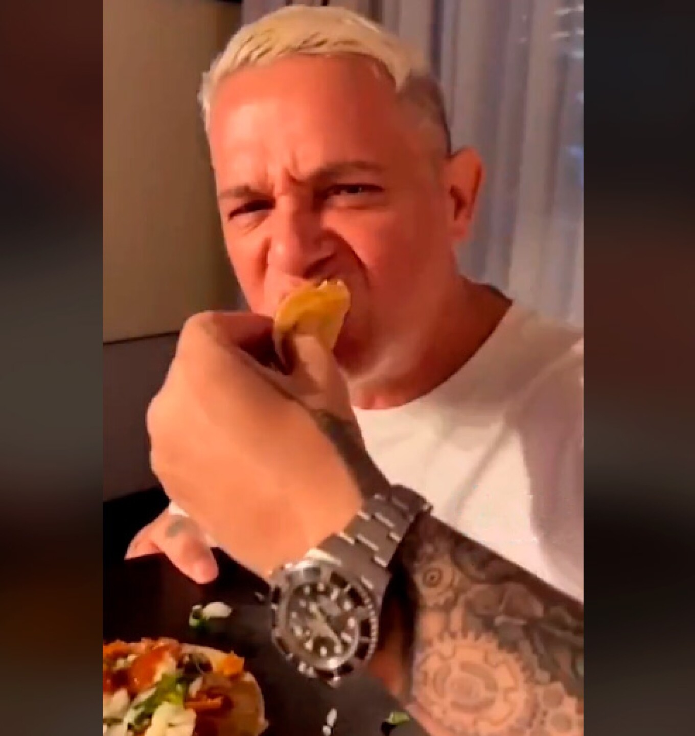 El cantante español dejó en evidencia su gusto por la comida mexicana