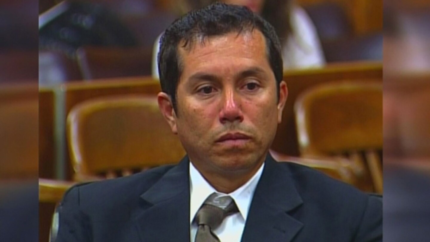 Podría salir de la cárcel padre de Chiquis Rivera, quien abusó de ella cuando era niña