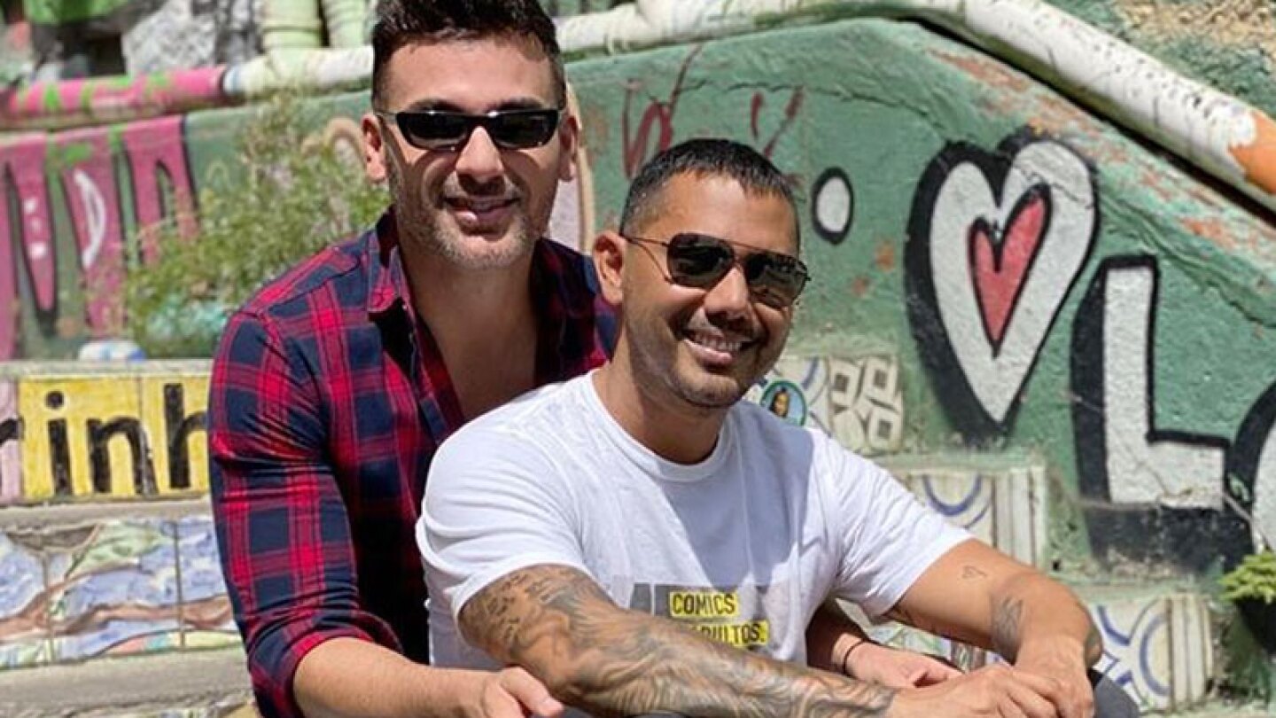 La pareja compartió su felicidad y prometen cuidar siempre a su bebé.