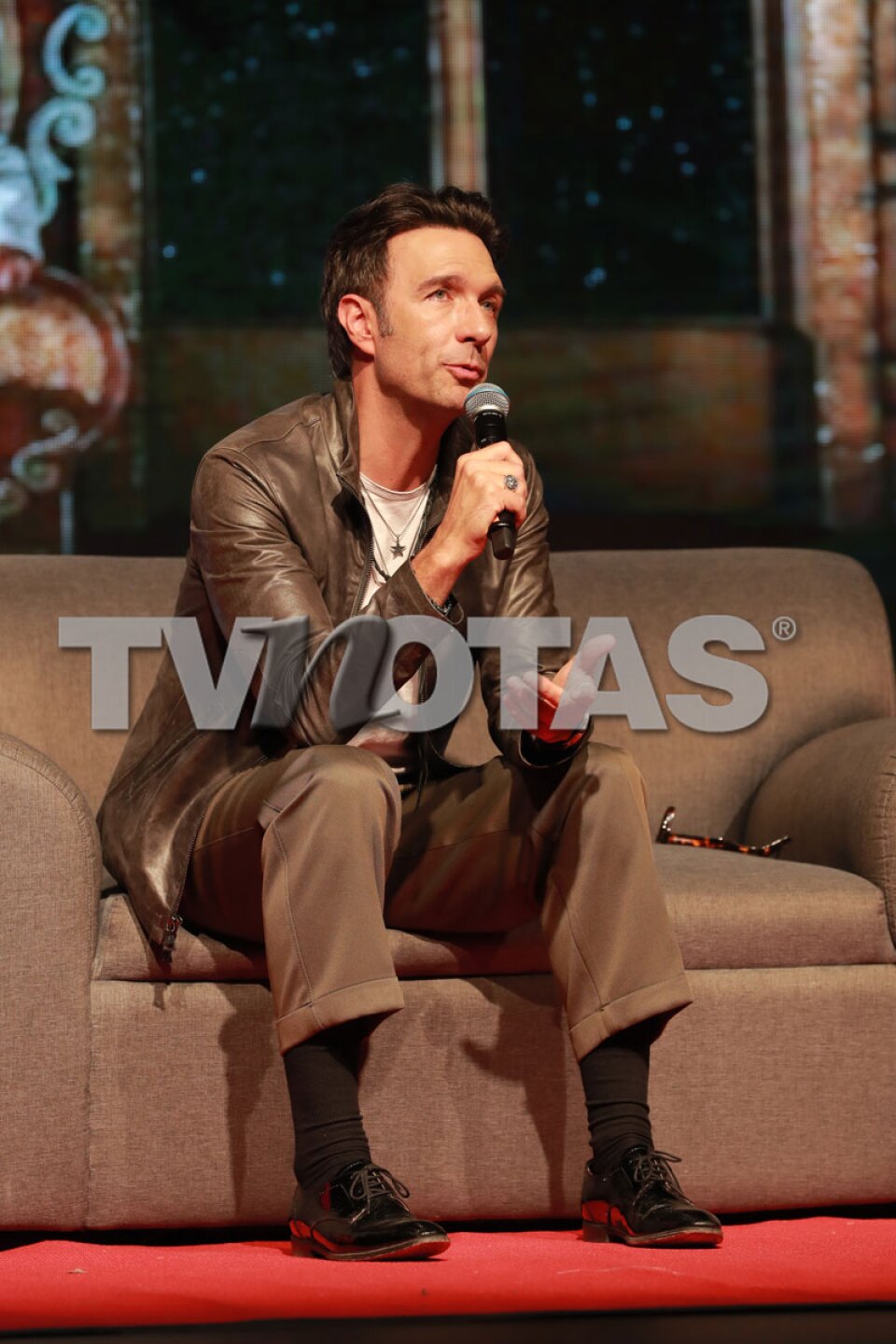 Leonardo de Lozanne presentación