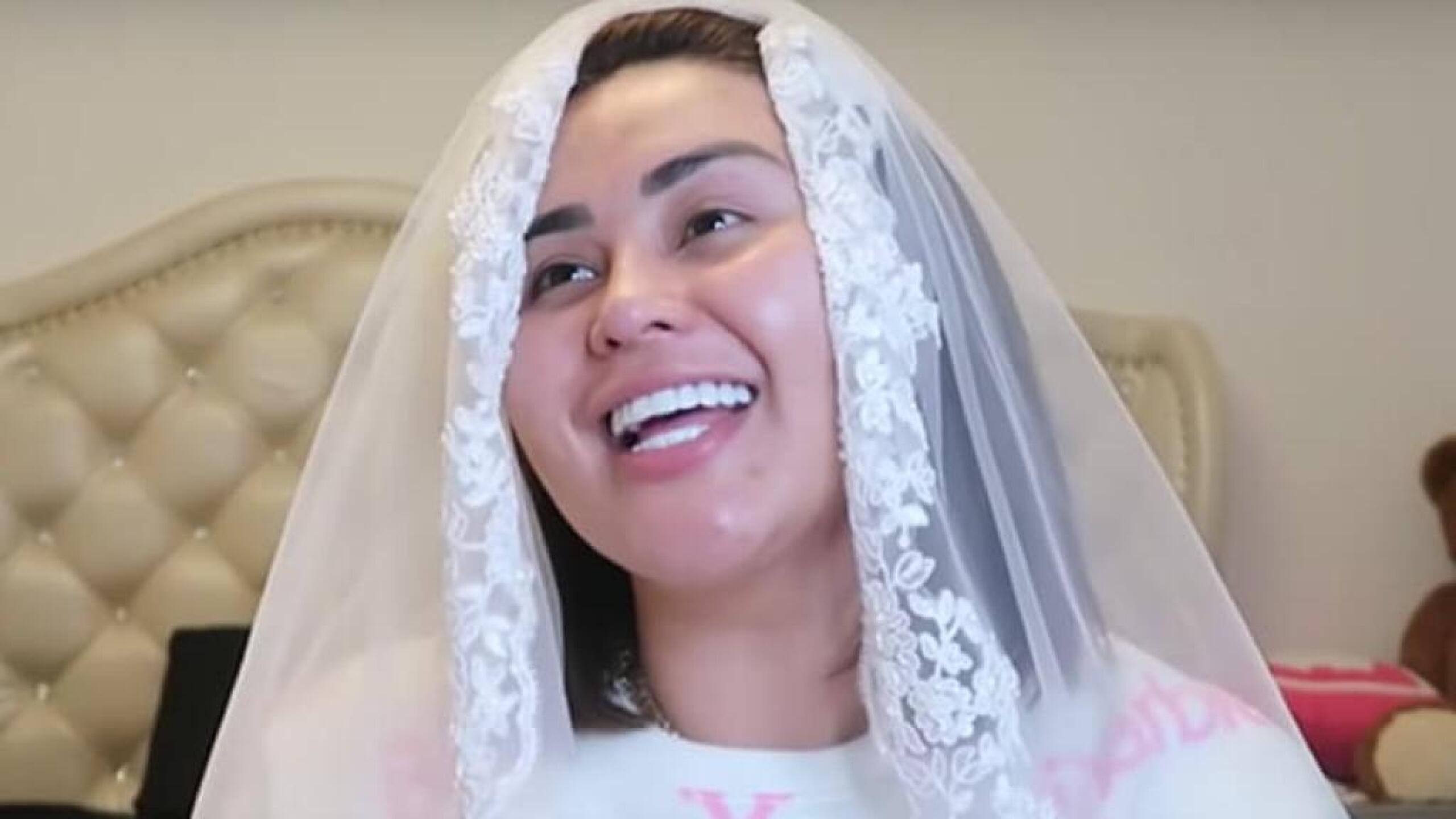 Gomita se quema planchando