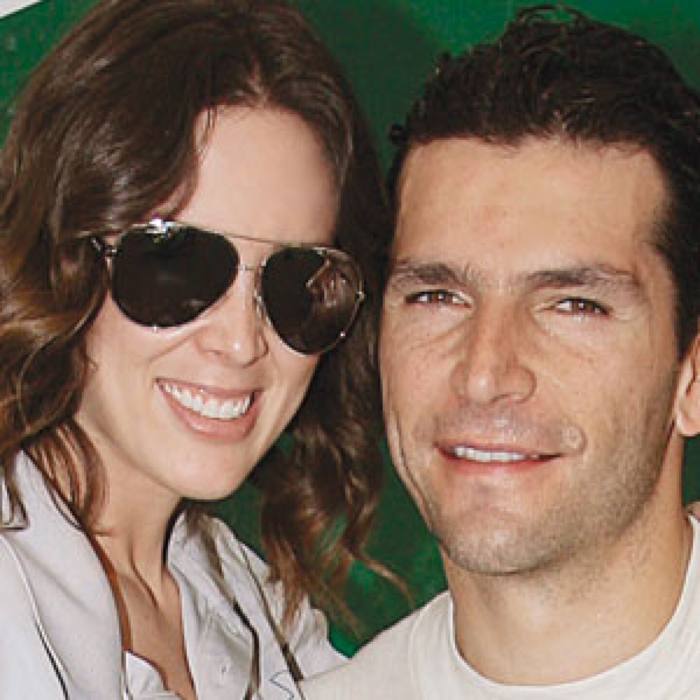 Jacky Bracamontes dijo estar sorprendida por haber encontrado a un hombre más loco que que su esposo.