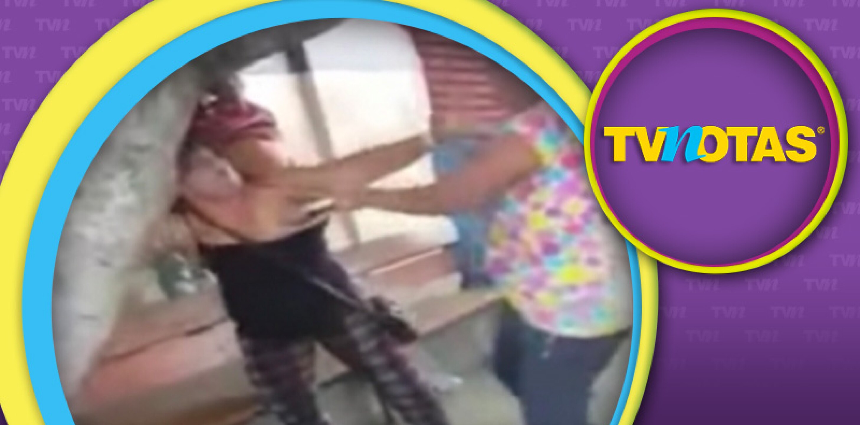 Pelean por el amor de un taxista y hasta el brasier se jalan.