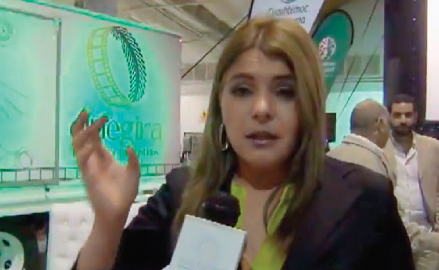 Itatí Cantoral arrastraba las palabras mientras era entrevistada.