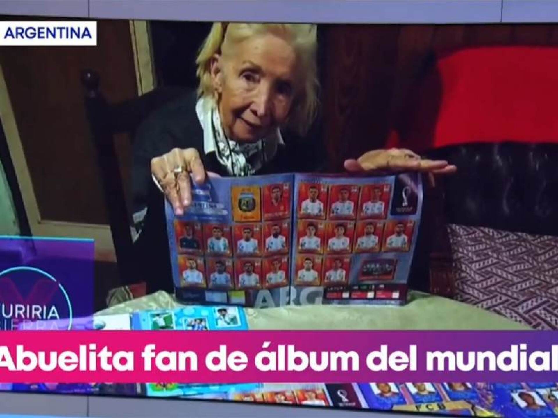Abuelita gastó su pensión para llenar álbumes de Qatar 2022: "Vivo un momento único con mis nietos"