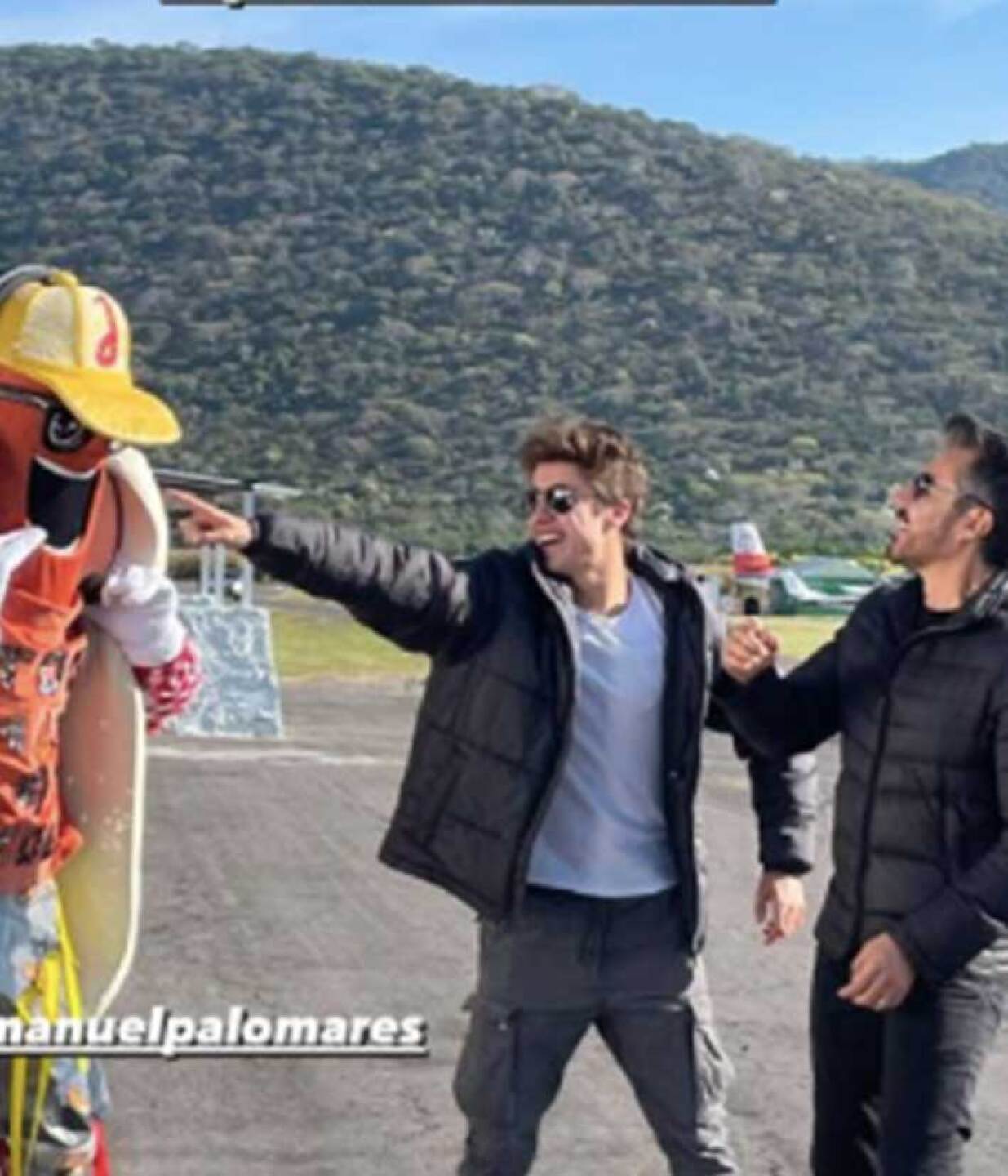 'Jocho' también cumplió la apuesta.