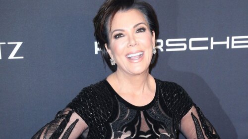 Foto de Kris Jenner en leggins provoca dudas, por este curioso detalle en su cuerpo.