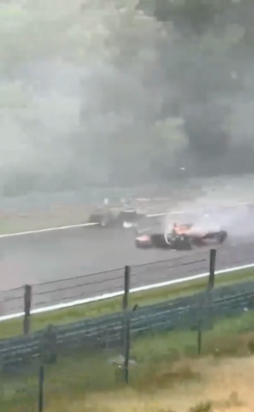 Imágenes del accidente de piloto de 18 años en plena carrera
