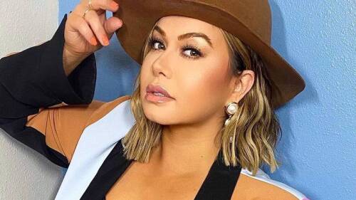 Chiquis cantante