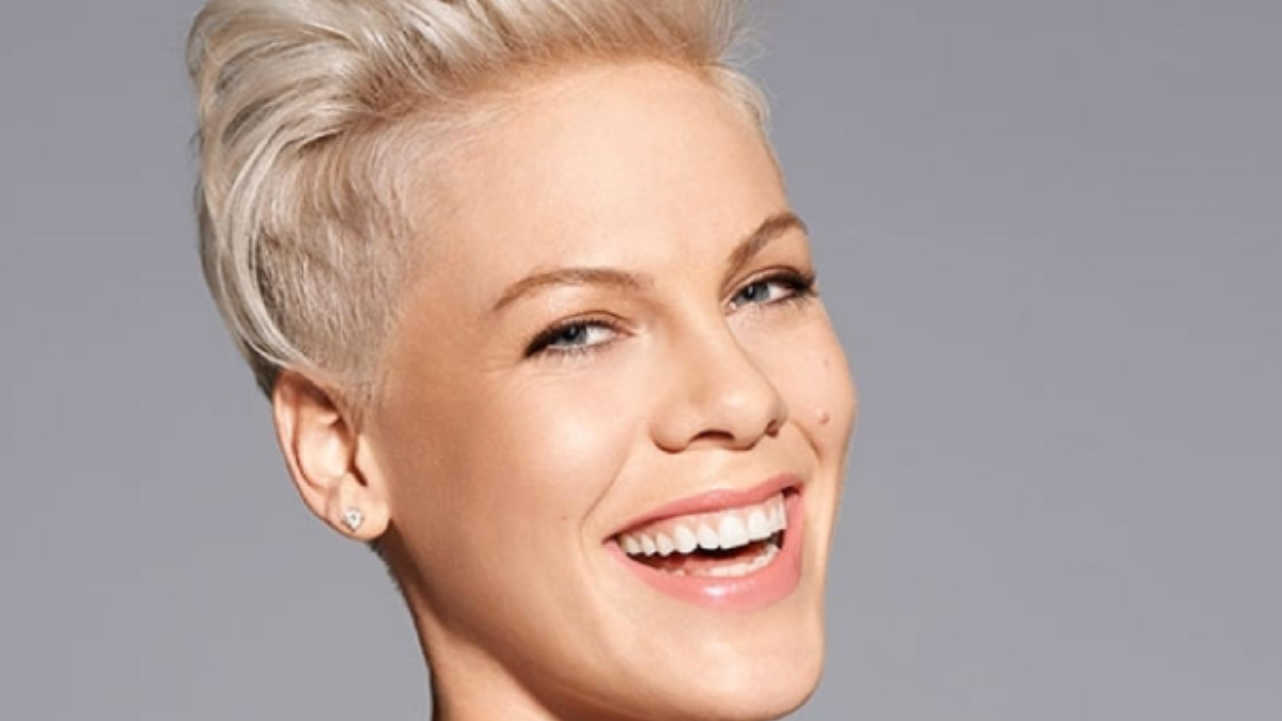 Pink, cantante estadounidense que estuvo al borde de la muerte